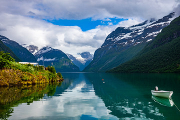 Obraz na płótnie Canvas lovatnet lake Beautiful Nature Norway.
