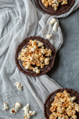 Schokoladen Tarte mit Popcorn
