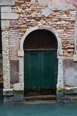 Obraz premium Venice Canal Doorway