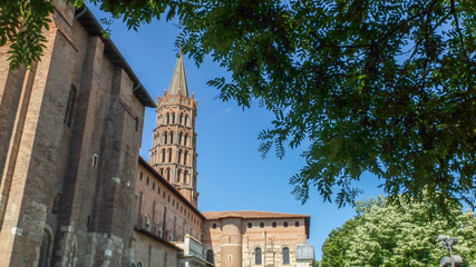 Obraz premium Gardens,Basilica San Sernin,Toulouse,France.