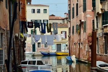 Fototapeta na wymiar Laundry in Venice