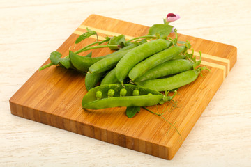 Ripe green peas