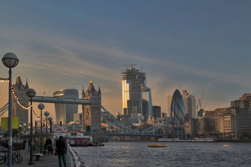 Fototapeta na wymiar View of the Tower Bridge from the embankment at sunset