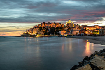 Porto Maurizio, Imperia, tramonti e oa blu