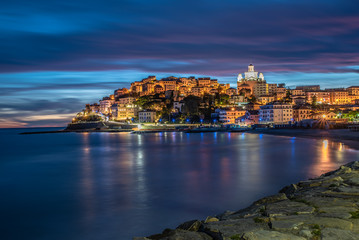 Fototapeta na wymiar Porto Maurizio, Imperia, tramonti e oa blu