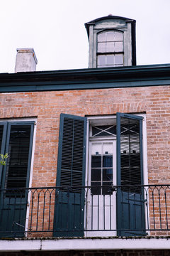 facade of old building in the historic New Orleans French Quarter