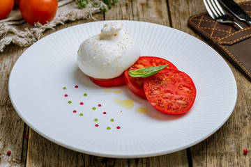 Salad with buratta cheese