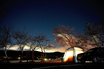 Fototapeta na wymiar Camp under the starry sky
