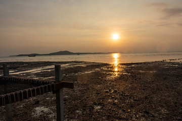 Obraz premium sunset on loh lanta at beach old town