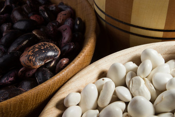 Beans in a wooden plate
