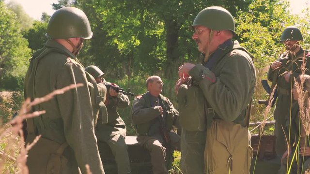 Bored soldiers are wating