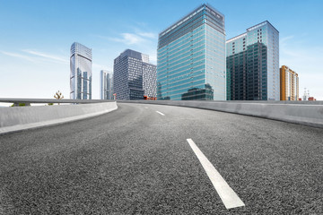 Obraz premium empty highway with cityscape of chengdu,China