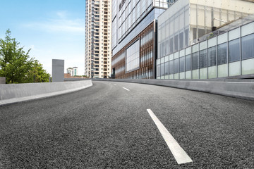 Fototapeta premium empty highway with cityscape of chengdu,China