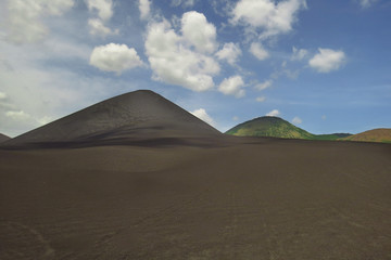 Fototapeta na wymiar Cerro Negro Volcano near Leon in Nicaragua, a popular place for tourists to do volcano