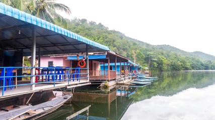 Fototapeta na wymiar Restaurant and hotel on the river