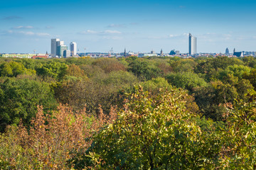 Obraz premium Blick über die Stadt Leipzig an einem Tag im Herbst