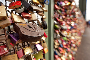 Vorhängeschlösser auf der Hohenzollernbrücke
