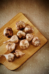 Fototapeta na wymiar Fermented black garlic 