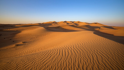 Fototapeta na wymiar Dubai - Wüstenlandschaft
