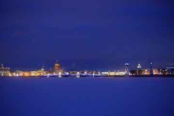 Obraz premium View of center of St. Petersburg at night.