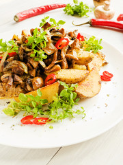 Potatoes with champignons