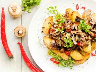 Potatoes with champignons