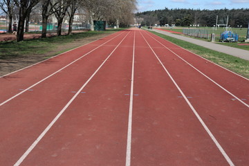 STADE - PISTE DE COURSE A PIED