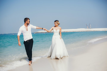 brides near the sea