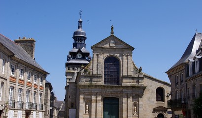 Fototapeta na wymiar L'église de Moncontour
