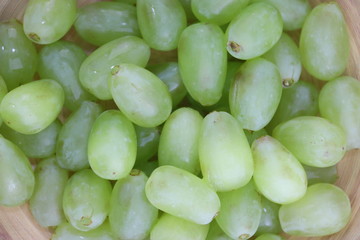Grains de raisins blanc dans un bol