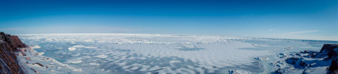 Fototapeta na wymiar ice around prince edward island 