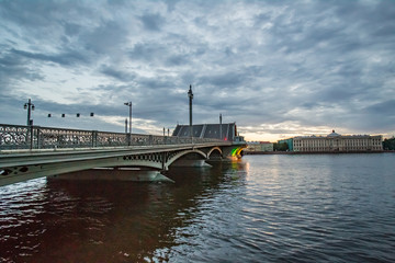 Fototapeta premium Saint Petersburg. View of the Neva. Annunciation Bridge. Petersburg. Russia in the summer. Cities of Russia. White nights in Petersburg. Travels in Russia.