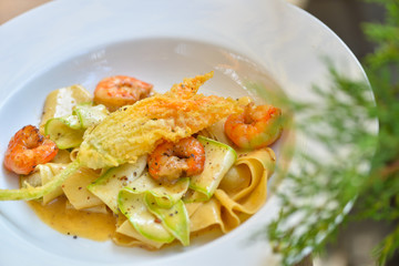 zucchini flowers with shrimps