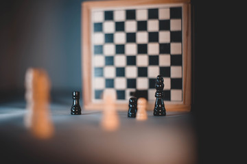 Schach, Chess, Spiel, Dame, König, Strategie, Schwarz, Weiß, Holz, Hintergrund, Turm 