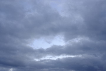 Obraz premium Dark evening sky with clouds