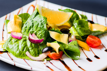 vegetable salad with melted cheese