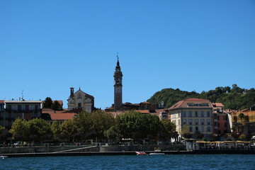 Obraz premium Chiesa dei ss martiri e il campanile della collegiata in Arona, Italy