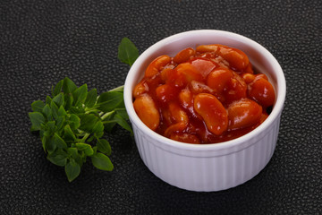 Baked kidney with tomato sauce