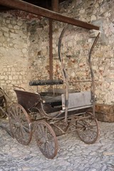 Fototapeta na wymiar Historical horse-drawn carriage