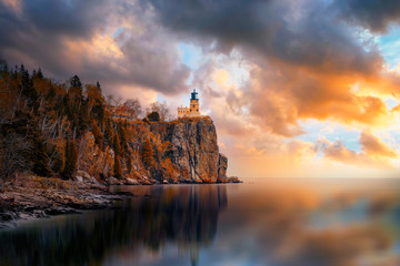Split rock Lighthouse during sunset - obrazy, fototapety, plakaty