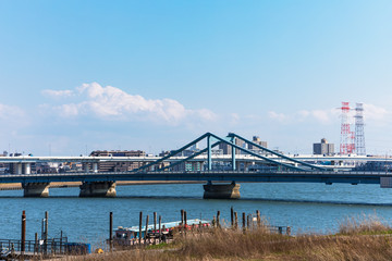 (東京都-都市風景)荒川岸から望む葛西橋と首都高速１	