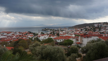 Fototapeta na wymiar storm clouds from the sea move along coast of turkey Mediterranean