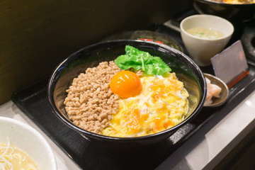 食品サンプル 親子丼