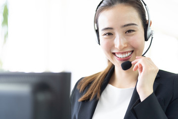 女性　オペレーター