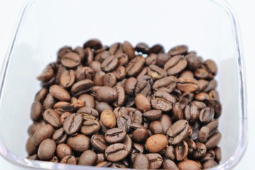 美味しいコーヒーはコーヒーは豆からこだわりましょう
