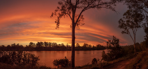 Fototapeta na wymiar Panoramic River Sunset