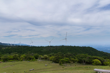 Fototapeta na wymiar 青山高原の風力発電施設／三重県