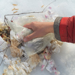  hand collecting household waste