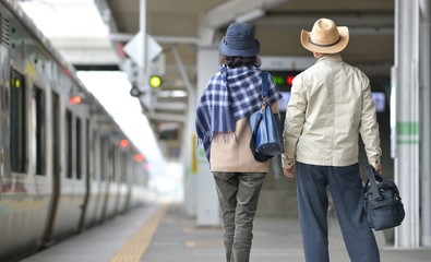 ローカル線・旅行の二人