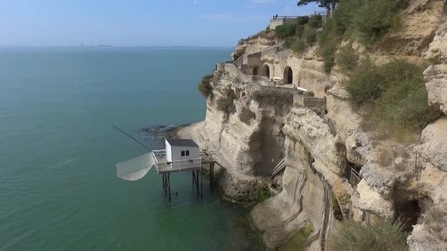 grottes du R&eacute;gulus &agrave; Meschers sur Gironde